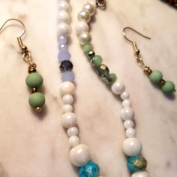 Swarovskis Jewelry Set Owlheart Inc repurposed vintage beads - Picture 4 of 12